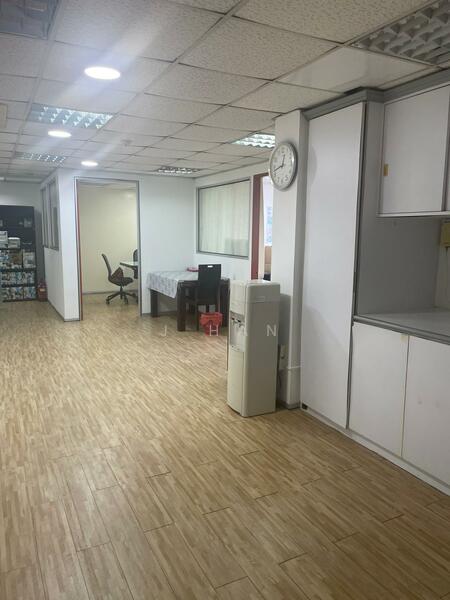 Manhattan House, 151 Chin Swee Road, 1,324 sqft, Office For Sale, by J Han, 60026421 - Others - CommercialGuru.com.sg