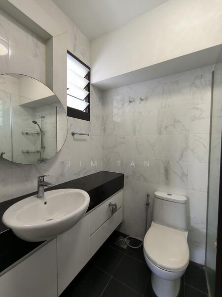 491 Admiralty Link, 491 Admiralty Link, 3 Bedrooms, 969 sqft, HDB Flat For Rent, by Jim Tan, 60026974 - Bathroom - PropertyGuru.com.sg