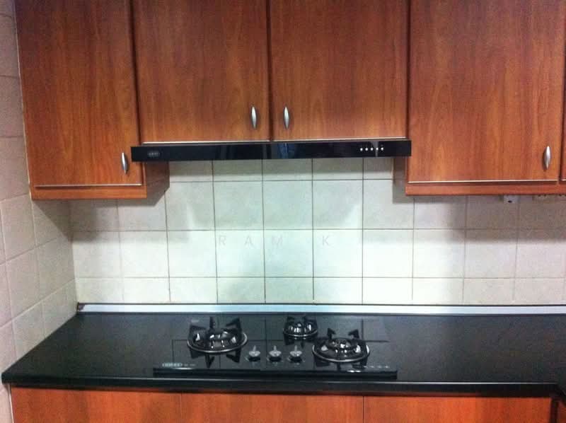 The Mayfair, 7 Jurong East Street 32, 3 Bedrooms, 1,206 sqft, Condominium For Sale, by Ram K, 60027147 - Kitchen - PropertyGuru.com.sg
