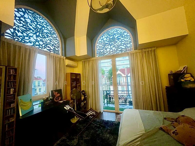 3-storey Semi-Detached @ Burgundy Crescent Semi-Detached House For Sale at S$ 3,380,000 | PropertyGuru Singapore - Master Bedroom
