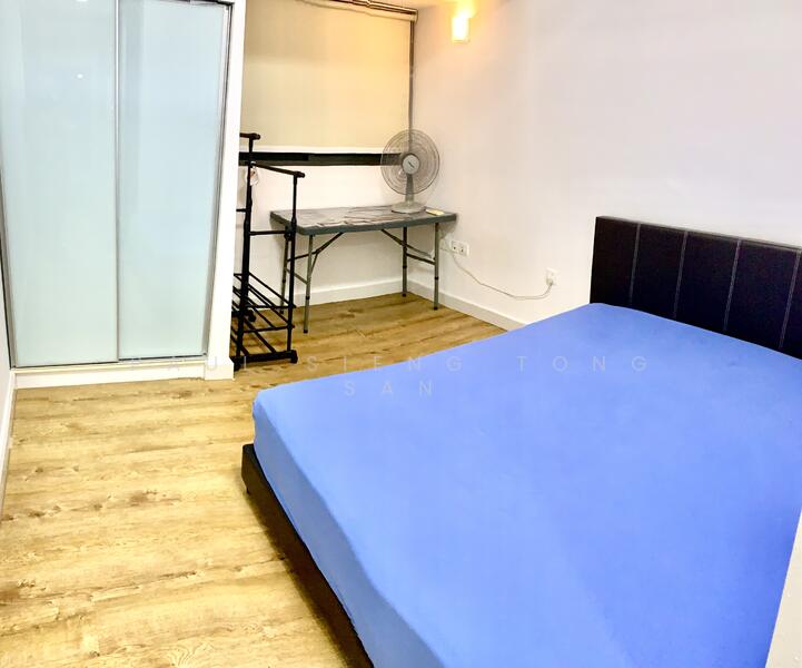 Unit 2 master room 