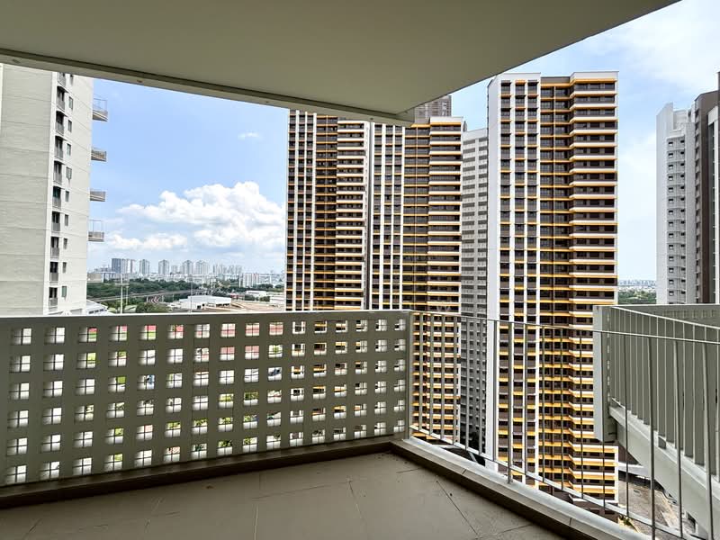 Sky Habitat, 9 Bishan Street 15, 2 Bedrooms, 1,033 sqft, Condominium For Rent, by Ian Low, 60027392 - Living room balcony - PropertyGuru.com.sg