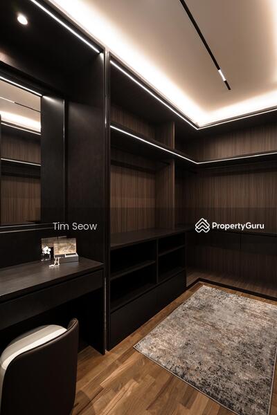 Master Walk-in