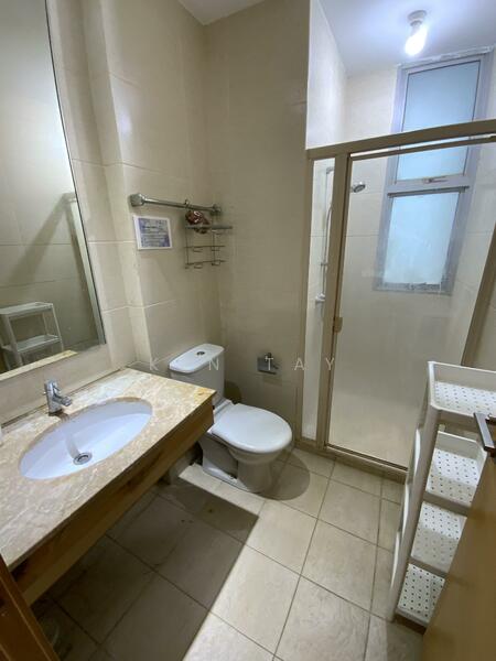 The Lakeshore, 31 Jurong West Street 41, Room Rental, 190 sqft, Condominium For Rent, by Ken Tay, 60027477 - Common Bathroom - PropertyGuru.com.sg