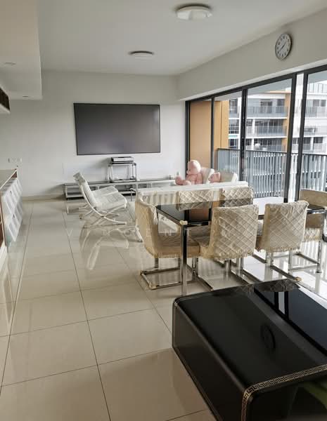 Coco Palms, 21 Pasir Ris Grove, Pasir Ris / Tampines, Room Rental, 180 sqft, Condominium For Rent, by Vincent Ma, 60027513 - Living Room - PropertyGuru.com.sg