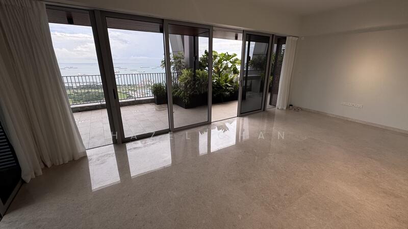 Upp level entertainment / family room