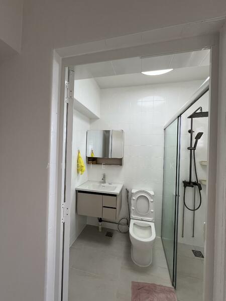 63 Teban Gardens Road, 63 Teban Gardens Road, Boon Lay / Jurong / Tuas, Room Rental, 150 sqft, HDB Flat For Rent, by Angie Kwek, 60027602 - Bathroom - PropertyGuru.com.sg