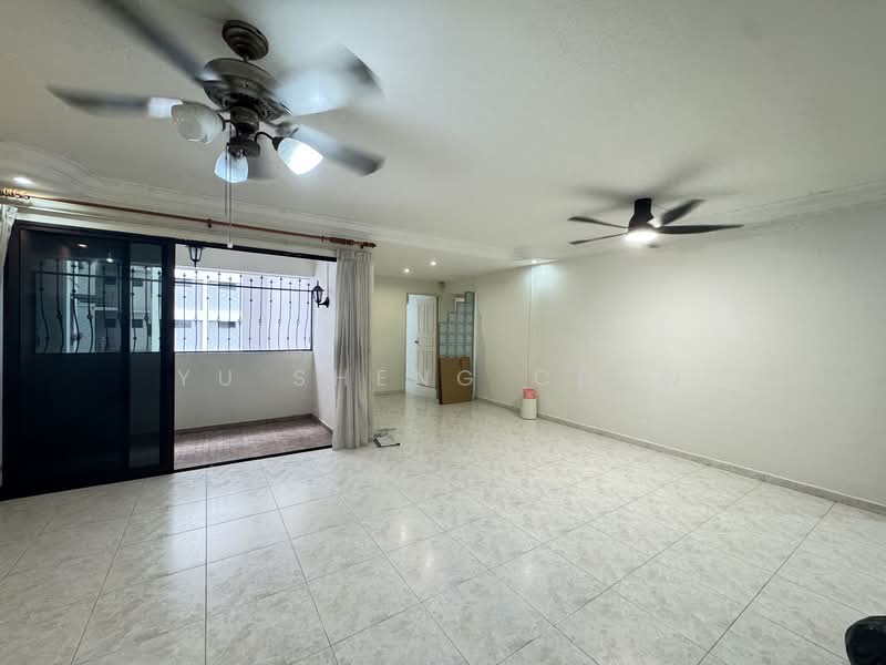121A Rivervale Drive, 121A Rivervale Drive, 3 Bedrooms, 1,184 sqft, HDB Flat For Sale, by Yu Sheng Chew, 60027688 - Living Room - PropertyGuru.com.sg