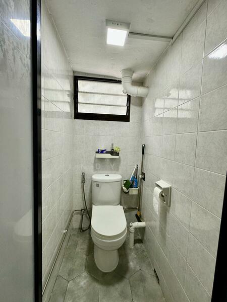 130 Kim Tian Road, 130 Kim Tian Road, 2 Bedrooms, 699 sqft, HDB Flat For Rent, by Cindy Sim, 60027740 - Bathroom - PropertyGuru.com.sg