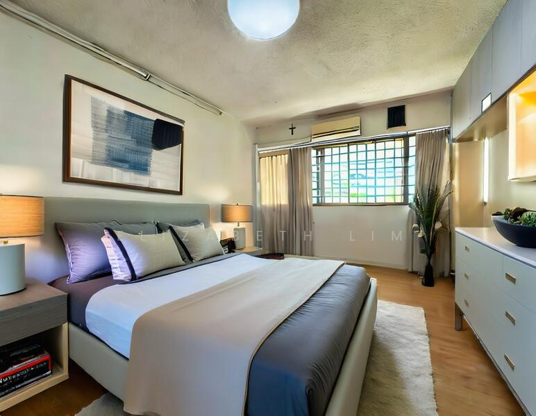 Rare Executive Apartment Original condition Near Braddell MRT, , 4 Bedrooms, 1,571 sqft, HDB Flat For Sale, by Elizabeth Lim, 60027874 - Master Bedroom - PropertyGuru.com.sg