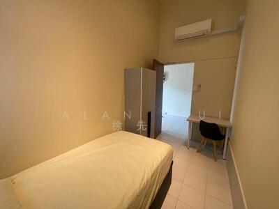 For Rent - Cheap Bedroom @ Kembangan MRT