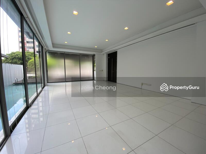 Cosy spacious hall