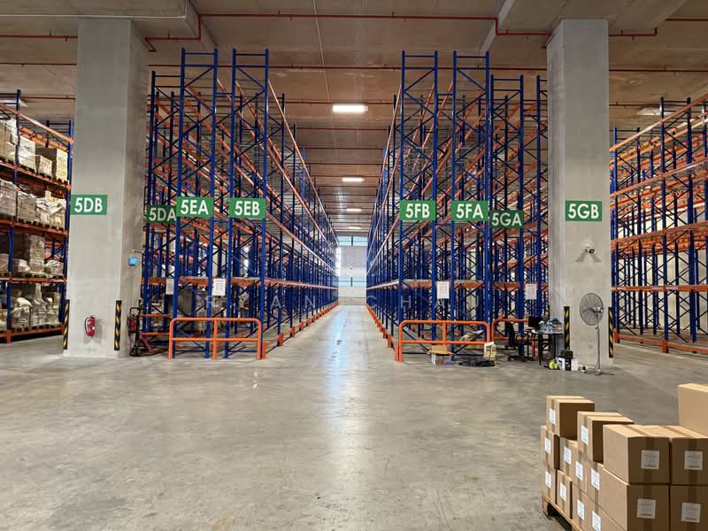 MRT | 8 Bays | 8m Clear | with Rackings @ Jurong, Jurong, 32,000 sqft, Warehouse For Rent, by Ryan Chau, 60028877 - CommercialGuru.com.sg