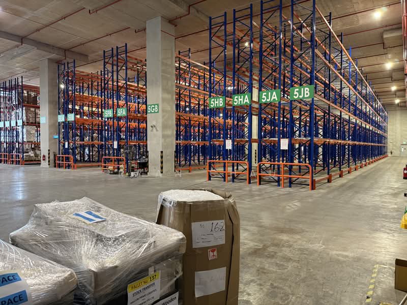 MRT | 8 Bays | 8m Clear | with Rackings @ Jurong, Jurong, 32,000 sqft, Warehouse For Rent, by Ryan Chau, 60028877 - CommercialGuru.com.sg