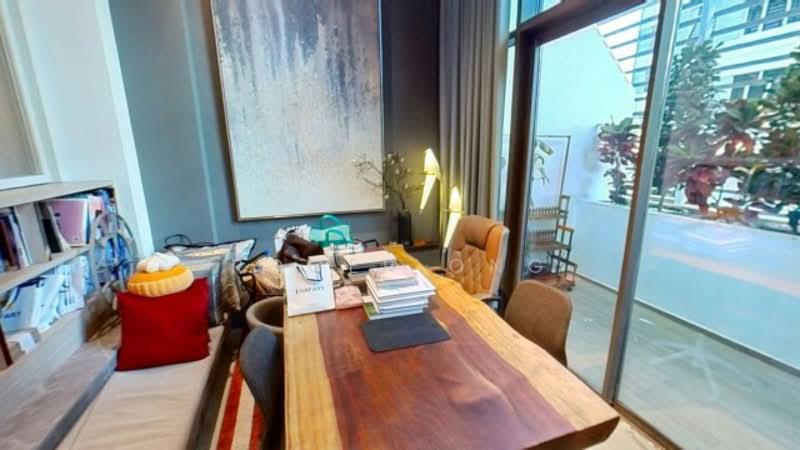 Central-Link, 8 Jalan Kilang Barat, 1,076 sqft, Light Industrial (B1) For Sale, by Roger Ong, 60029107 - CommercialGuru.com.sg