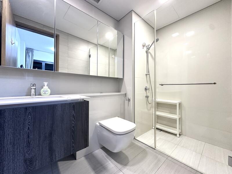 Lakeville, 1 Jurong Lake Link, 2 Bedrooms, 775 sqft, Condominium For Rent, by Carmen Ho, 60029136 - Bathroom - PropertyGuru.com.sg