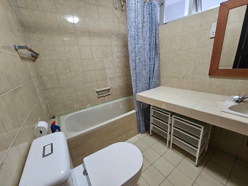 Clementi Park Condominium For Sale at S$ 1,800,000 | PropertyGuru Singapore - Bathroom
