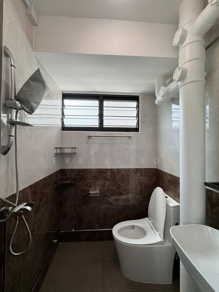 508 West Coast Drive, 508 West Coast Drive, 3 Bedrooms, 893 sqft, HDB Flat For Rent, by Terrell Soh, 60029370 - Bathroom - PropertyGuru.com.sg