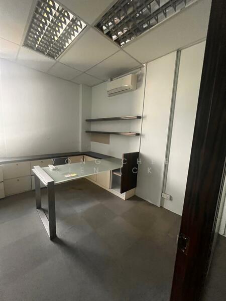 Enterprise Hub, 40 Toh Guan Road East, 1,700 sqft, Factory / Workshop (B2) For Rent, by Yong Chee Kien (CK), 60029373 - Director's room - CommercialGuru.com.sg