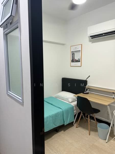 The Bencoolen, 180 Bencoolen Street, Room Rental, 100 sqft, Apartment For Rent, by Linda Sim, 60029404 - Econ Bedroom- $1100 (still available) - PropertyGuru.com.sg