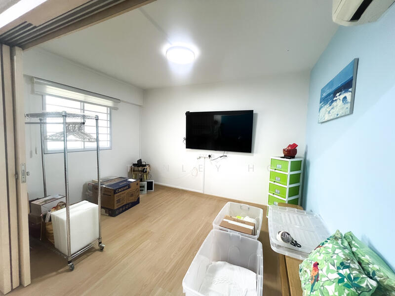 1 Lorong Lew Lian, 1 Lorong Lew Lian, Hougang / Punggol / Sengkang, 2 Bedrooms, 689 sqft, HDB Flat For Rent, by Stanley Ho, 60029442 - Living Room - PropertyGuru.com.sg