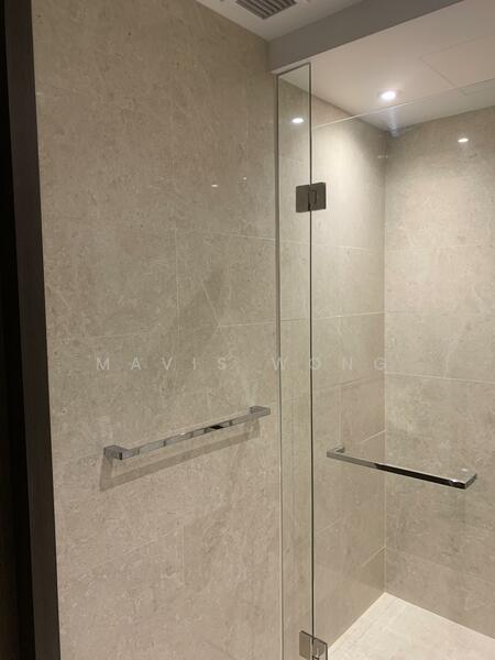 Avenue South Residence Condominium For Sale at S$ 1,250,000 | PropertyGuru Singapore - Bathroom