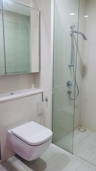 Lakeville, 7 jurong lake link, 2 Bedrooms, 732 sqft, Condominium For Rent, by Nancy Hidajat Lim, 60029673 - Bathroom - PropertyGuru.com.sg