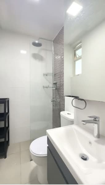 Chateau Le Fame, 51 Ewe Boon Road, Room Rental, 80 sqft, Apartment For Rent, by Priscilla Tan, 60029804 - Bathroom - PropertyGuru.com.sg