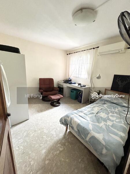 Huge common bedroom