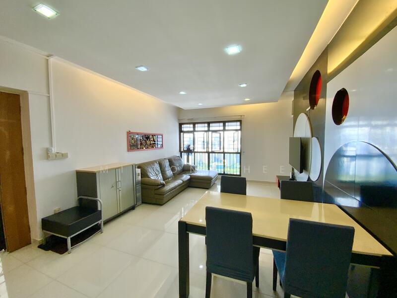 79D Toa Payoh Central, 79D Toa Payoh Central, 3 Bedrooms, 968 sqft, HDB Flat For Sale, by Milton Chee, 60030335 - Living Room - PropertyGuru.com.sg