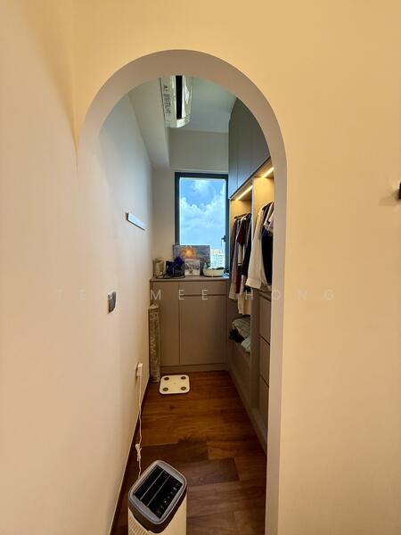 Walk-in Wardrobes