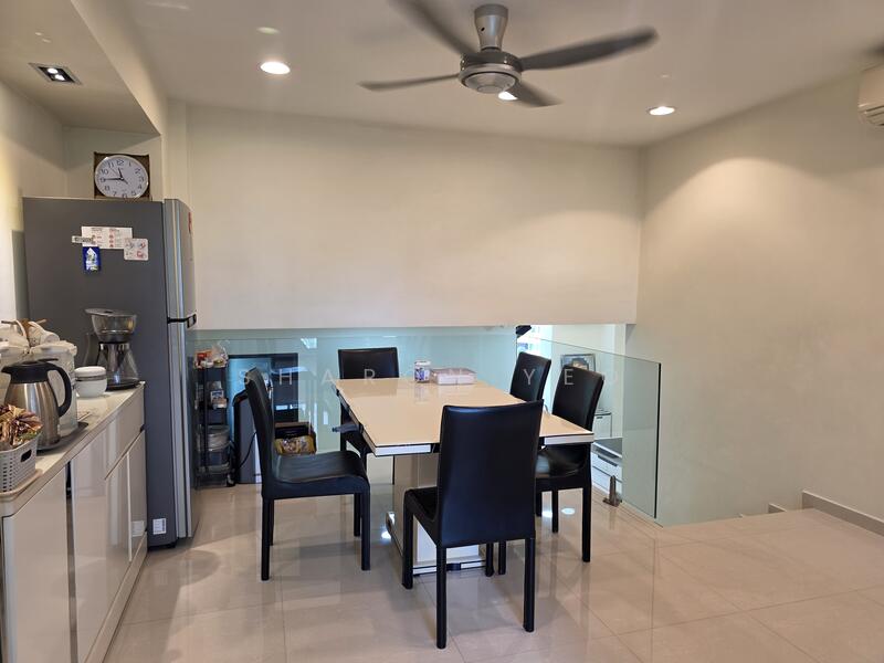 Separate spacious dining 