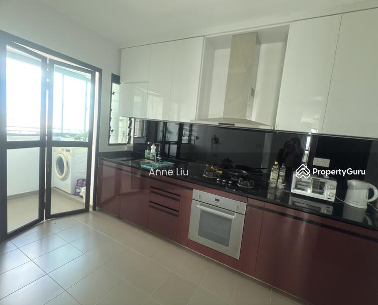 Spacious Kitchen