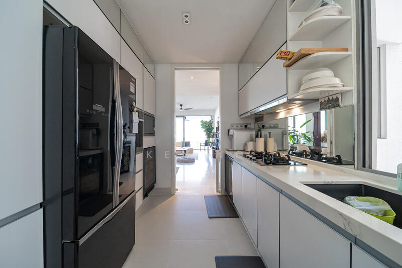 The Oceanfront @ Sentosa Cove Condominium For Sale at S$ 2,988,000 | PropertyGuru Singapore - Kitchen