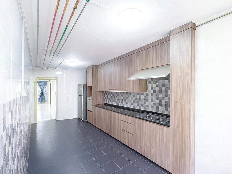 For Sale - 411 Jurong West Street 42