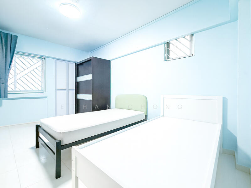 For Sale - 411 Jurong West Street 42