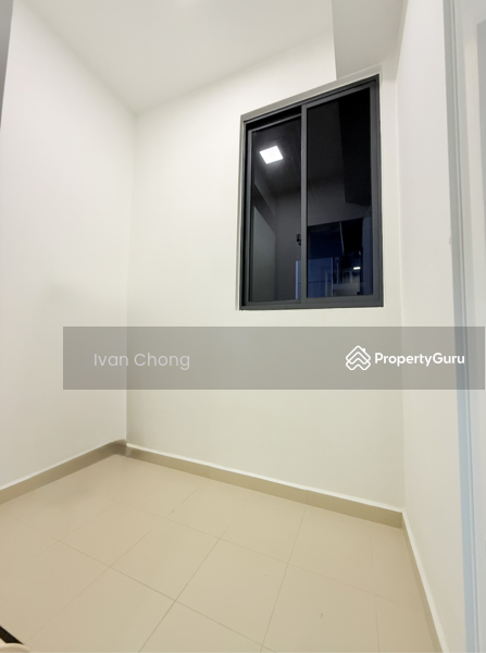 helper's room with window 