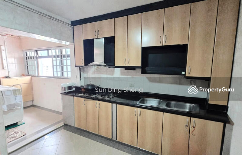 For Sale - 940 Hougang Street 92