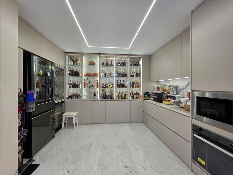 Display Cabinet