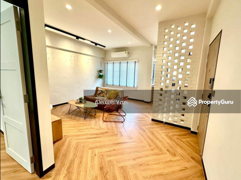 For Rent - Almost New Renovated Walk-Up Apartment in Bukit Timah! Walk To MRT