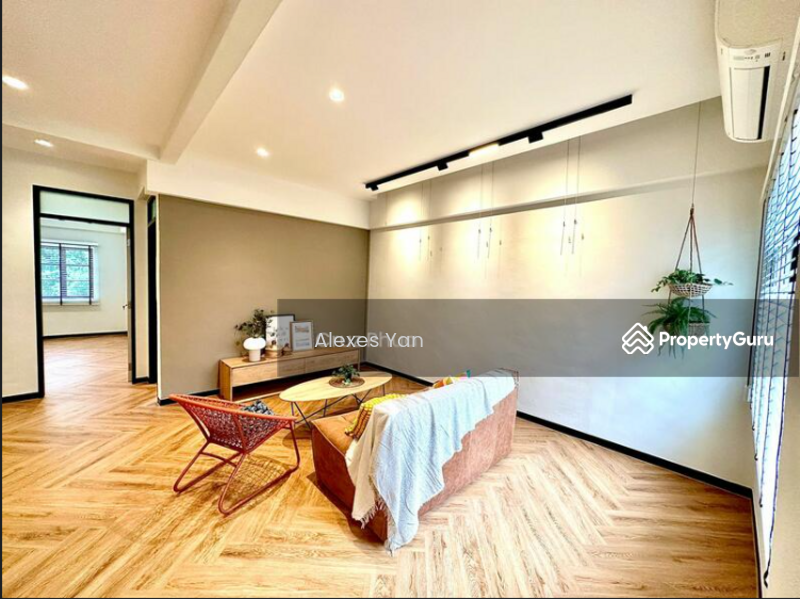 For Rent - Almost New Renovated Walk-Up Apartment in Bukit Timah! Walk To MRT