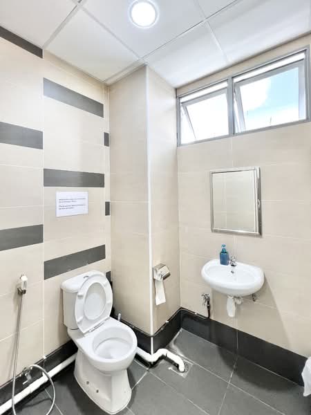 Ark @ Gambas, 7 Gambas Avenue, 484 sqft, Light Industrial (B1) For Rent, by Nick Toh, 60031685 - Bathroom - CommercialGuru.com.sg