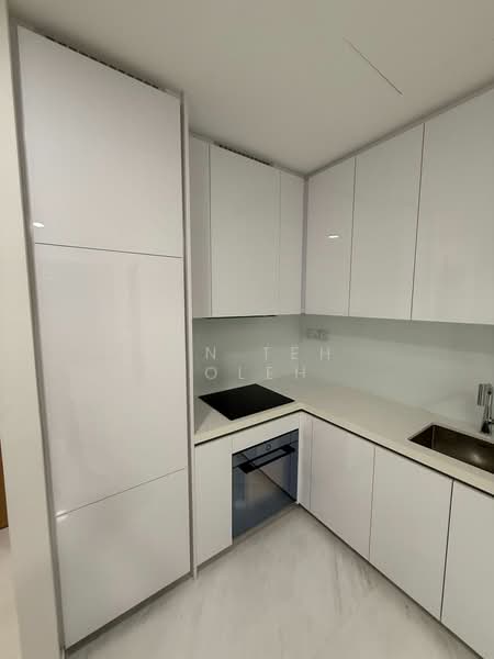 Peak Residence, 333 Thomson Road, 2 Bedrooms, 829 sqft, Condominium For Sale, by Ian Teh Boleh, 60031740 - Kitchen - PropertyGuru.com.sg