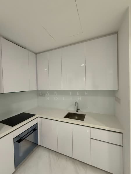 Peak Residence, 333 Thomson Road, 2 Bedrooms, 829 sqft, Condominium For Sale, by Ian Teh Boleh, 60031740 - Kitchen - PropertyGuru.com.sg