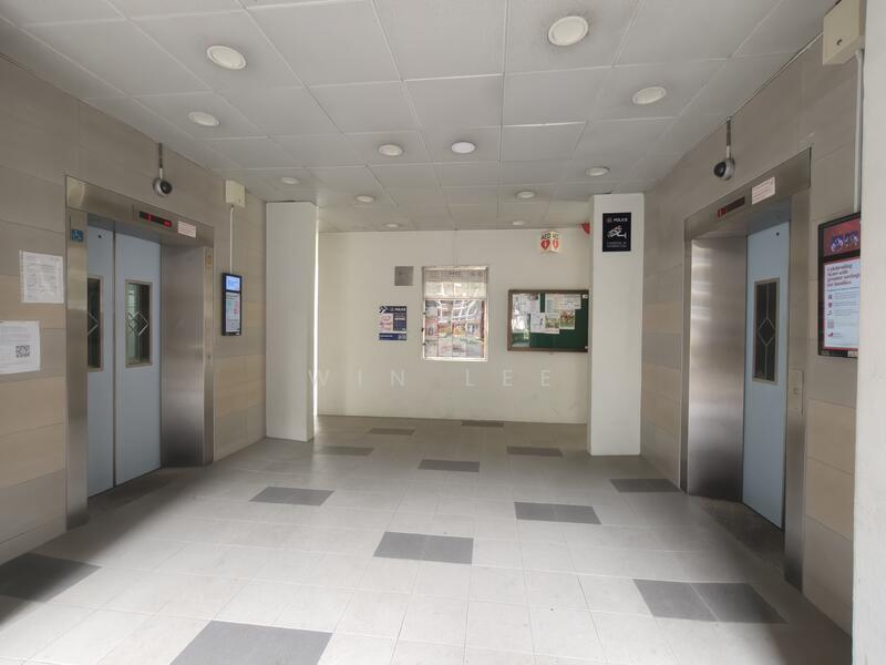 648D Jurong West Street 61 HDB Flat For Sale at S$ 570,888 | PropertyGuru Singapore - Lobby