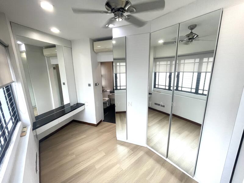 Kew Gate, Limau Garden, 3 Bedrooms, 2,325 sqft, Cluster House For Rent, by Jocelyn Tan, 60031851 - Master Bedroom - PropertyGuru.com.sg