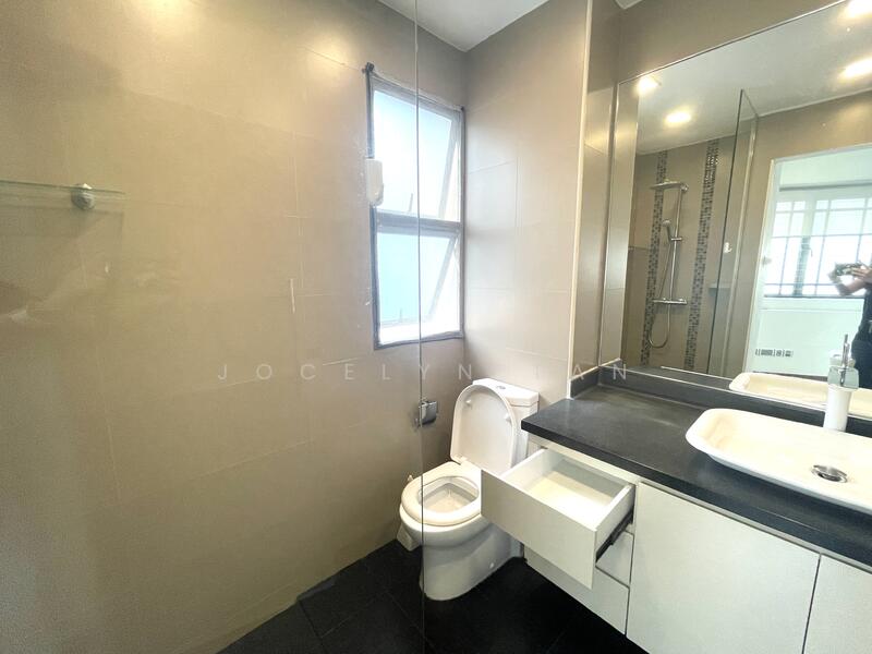 Kew Gate, Limau Garden, 3 Bedrooms, 2,325 sqft, Cluster House For Rent, by Jocelyn Tan, 60031851 - Bathroom - PropertyGuru.com.sg