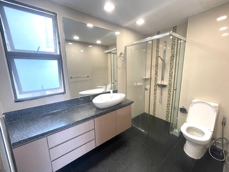 Kew Gate, Limau Garden, 3 Bedrooms, 2,325 sqft, Cluster House For Rent, by Jocelyn Tan, 60031851 - Bathroom - PropertyGuru.com.sg