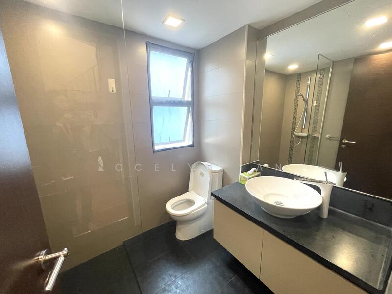Kew Gate, Limau Garden, 3 Bedrooms, 2,325 sqft, Cluster House For Rent, by Jocelyn Tan, 60031851 - Bathroom - PropertyGuru.com.sg