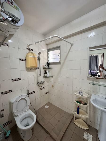 570C Woodlands Avenue 1, 570C Woodlands Avenue 1, 3 Bedrooms, 990 sqft, HDB Flat For Rent, by Harry Boey 梅绍国, 60031860 - Bathroom - PropertyGuru.com.sg